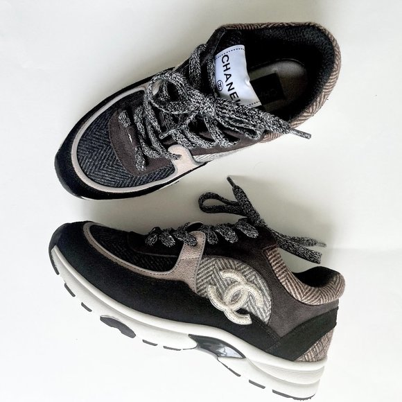 Shoes - CHANEL Logo Sneakers Sz 8 / 39